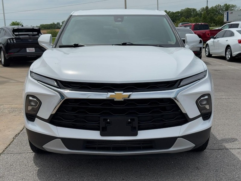 Chevrolet Blazer Vehicle Full-screen Gallery Image 09