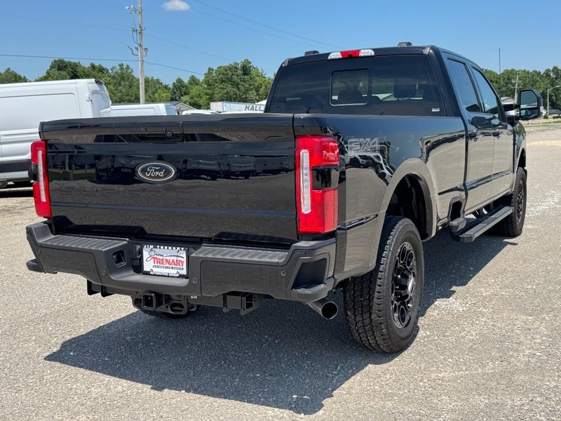 Ford Super Duty F-350 SRW Vehicle Image 03
