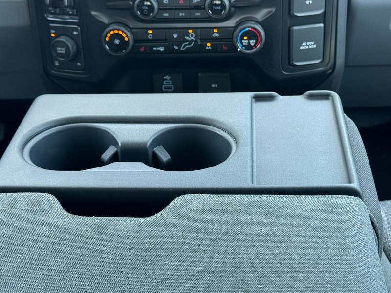 Ford Super Duty F-350 SRW Vehicle Image 09