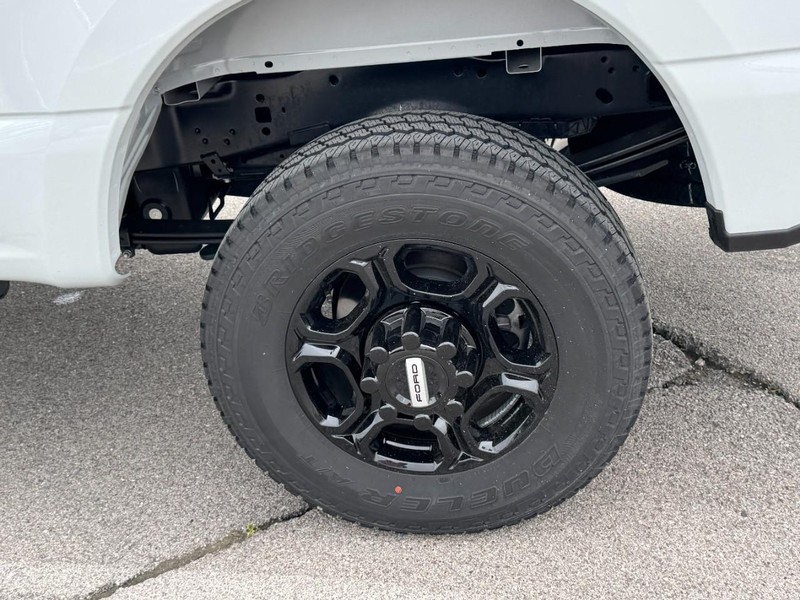 Ford Super Duty F-250 SRW Vehicle Image 07