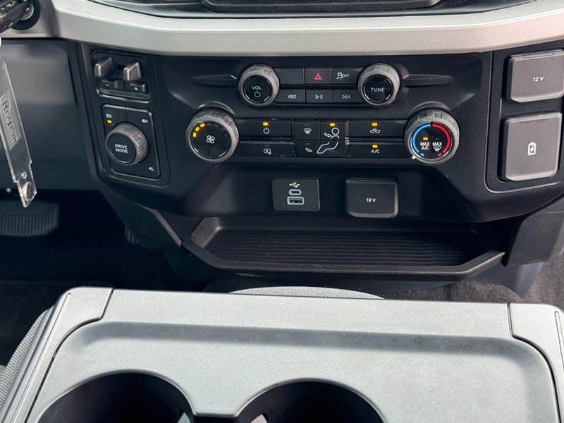 Ford Super Duty F-250 SRW Vehicle Image 14