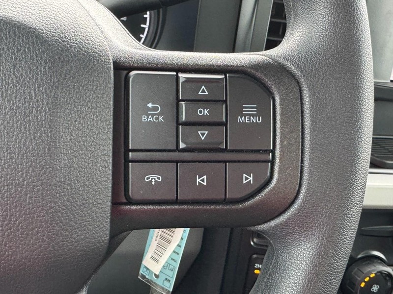 Ford Super Duty F-250 SRW Vehicle Image 17