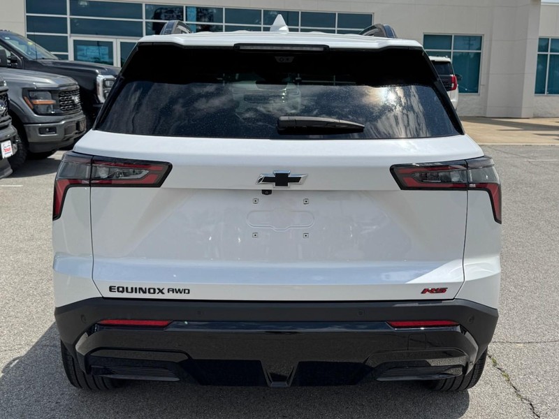 Chevrolet Equinox Vehicle Full-screen Gallery Image 4