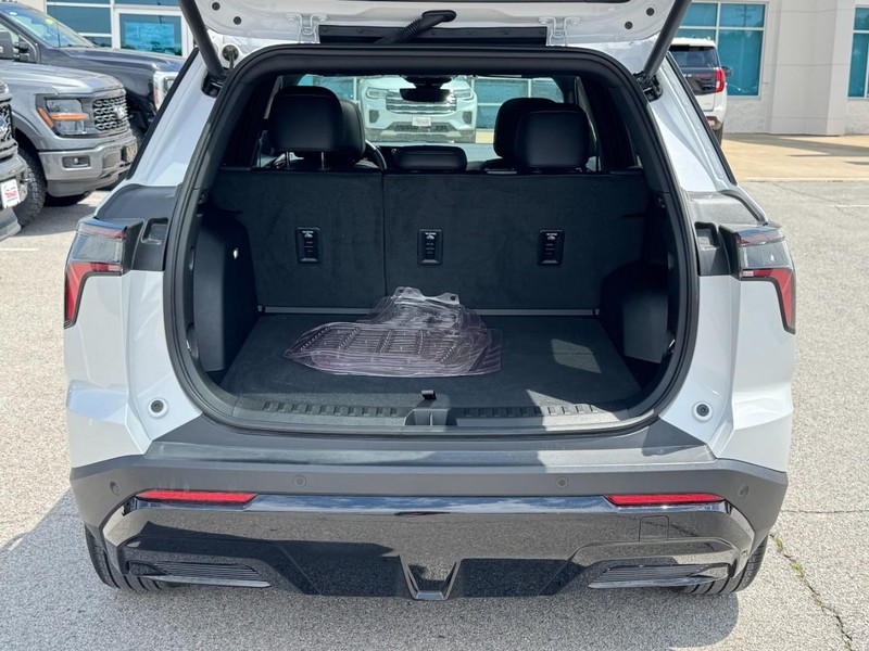 Chevrolet Equinox Vehicle Full-screen Gallery Image 5