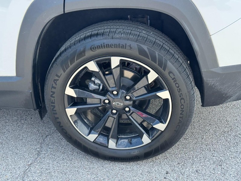Chevrolet Equinox Vehicle Full-screen Gallery Image 7