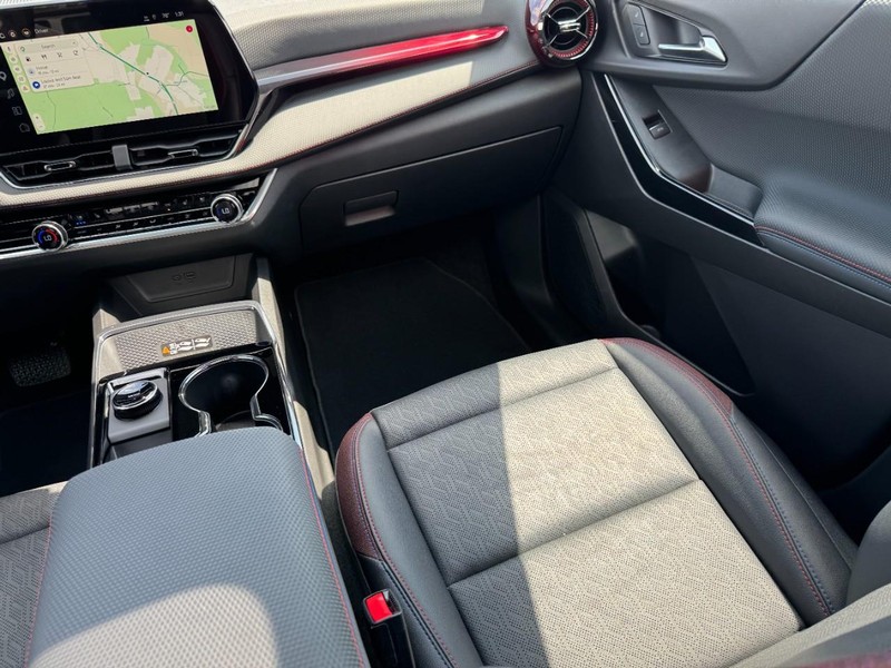 Chevrolet Equinox Vehicle Full-screen Gallery Image 15