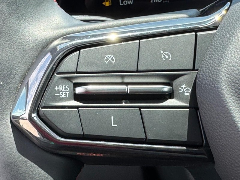 Chevrolet Equinox Vehicle Full-screen Gallery Image 17