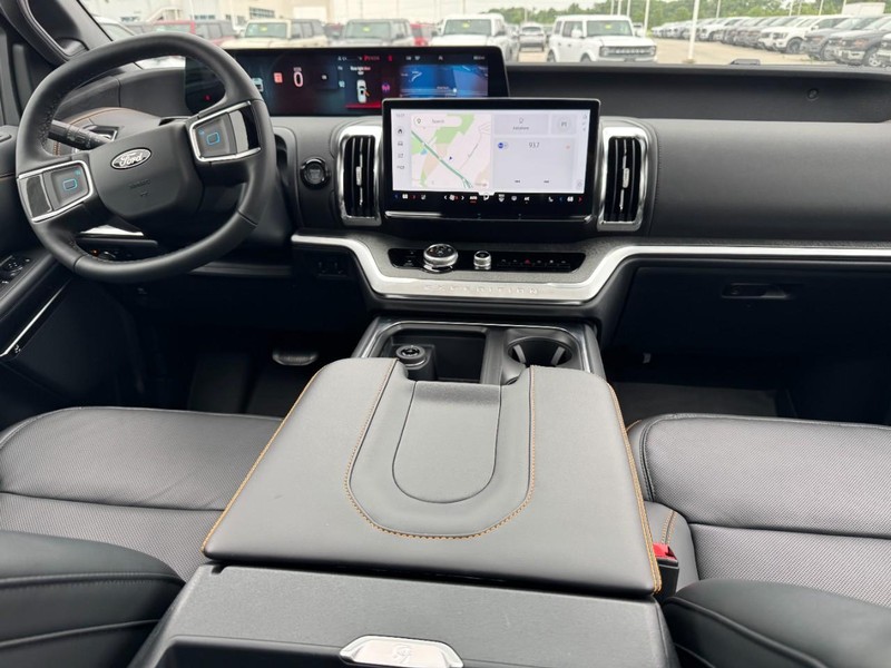 Ford Expedition Vehicle Full-screen Gallery Image 7