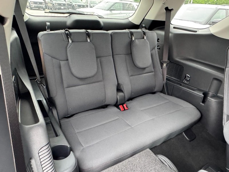 Ford Explorer Vehicle Image 06