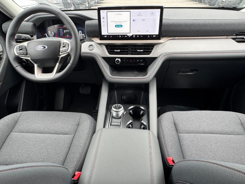 Ford Explorer Vehicle Image 07