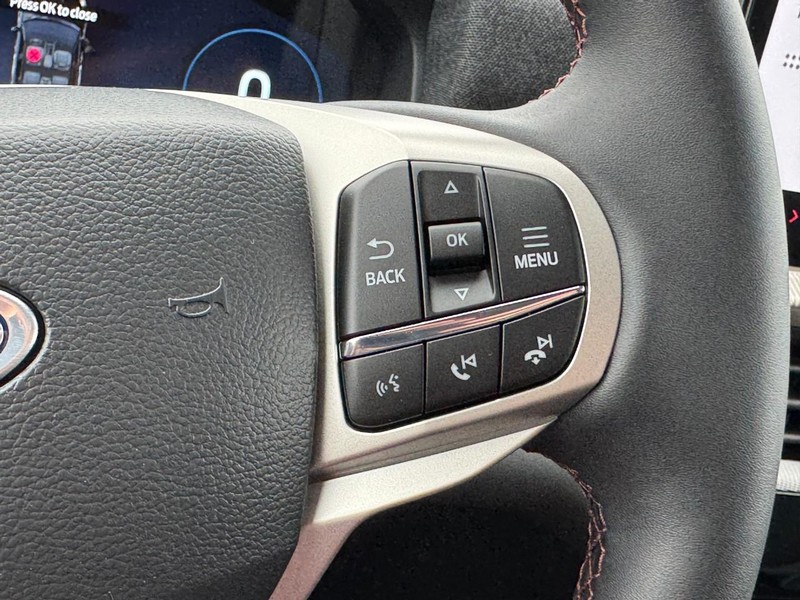 Ford Explorer Vehicle Image 12
