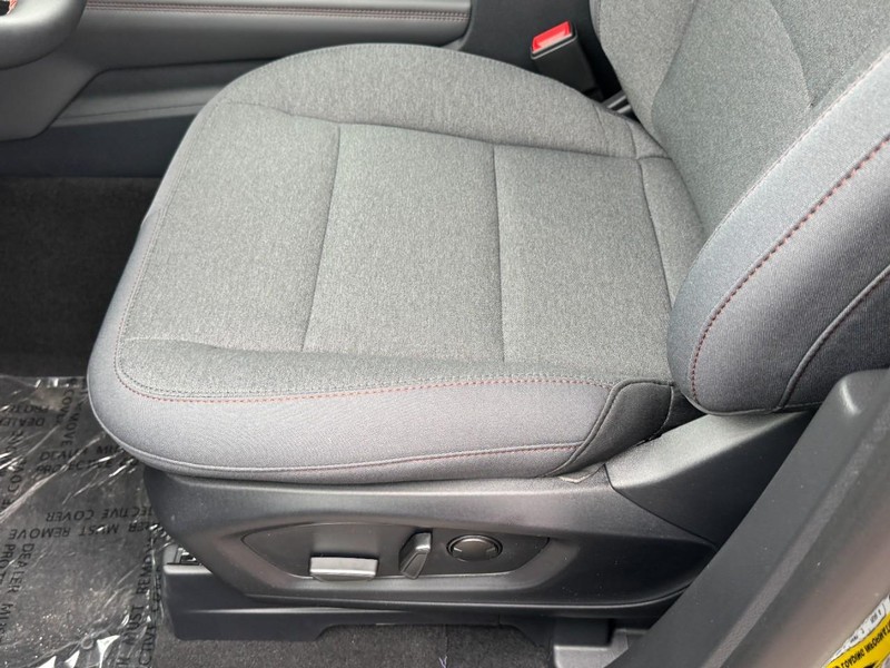 Ford Explorer Vehicle Image 17