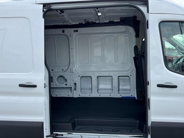 Ford Transit Cargo Van Vehicle Image 05