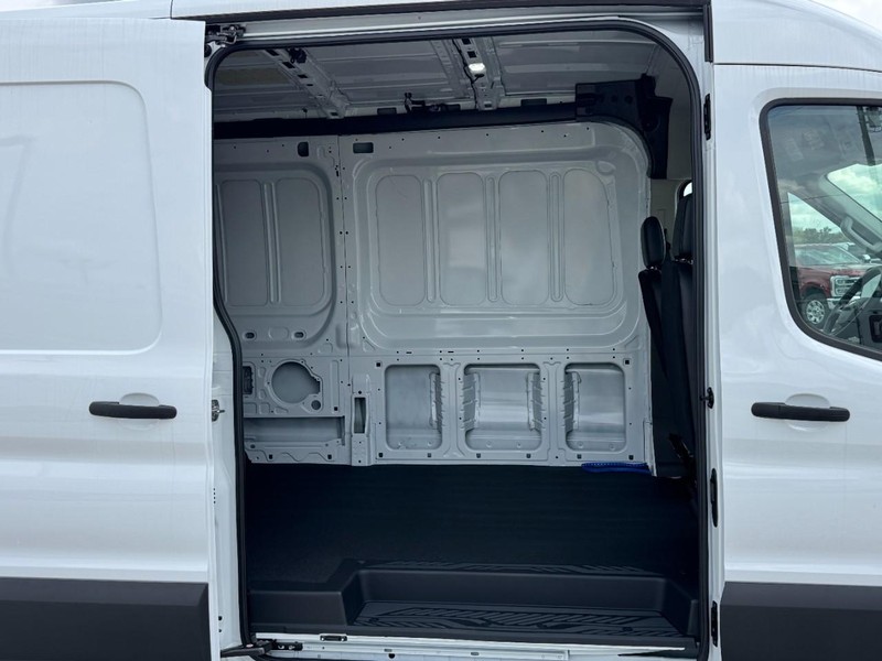 Ford Transit Cargo Van Vehicle Full-screen Gallery Image 5