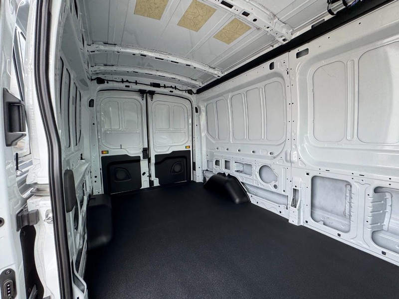 Ford Transit Cargo Van Vehicle Full-screen Gallery Image 6