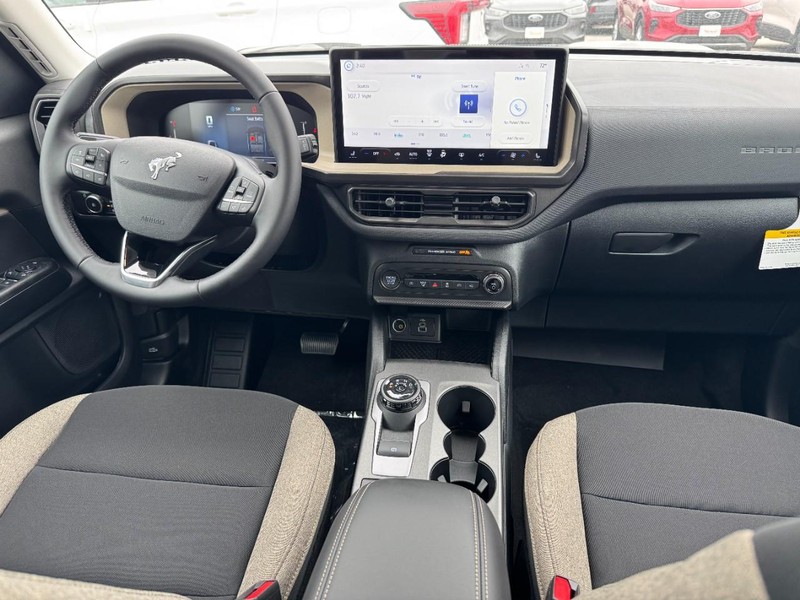 Ford Bronco Sport Vehicle Full-screen Gallery Image 6