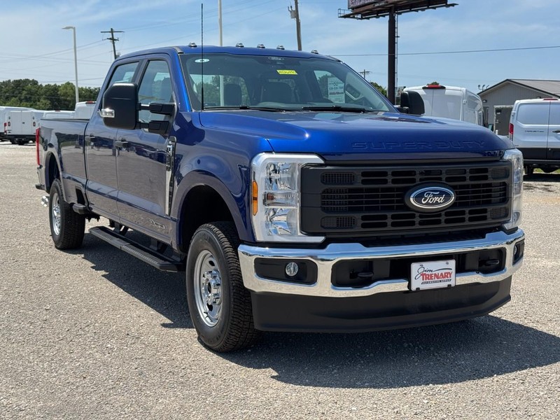 Ford Super Duty F-250 SRW Vehicle Image 02