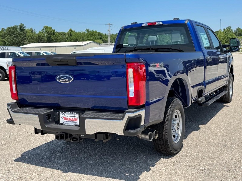 Ford Super Duty F-250 SRW Vehicle Image 03