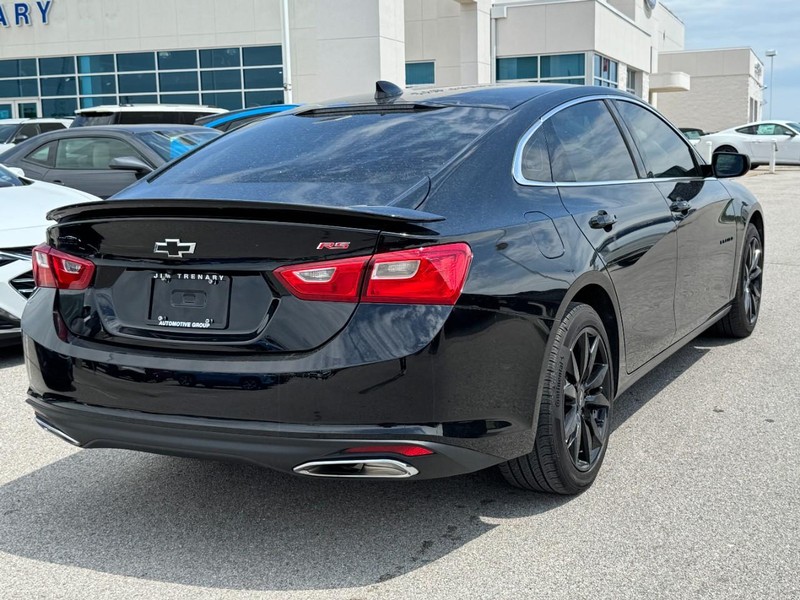Chevrolet Malibu Vehicle Image 03