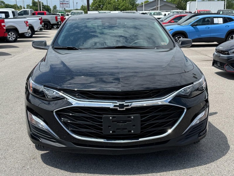 Chevrolet Malibu Vehicle Image 09