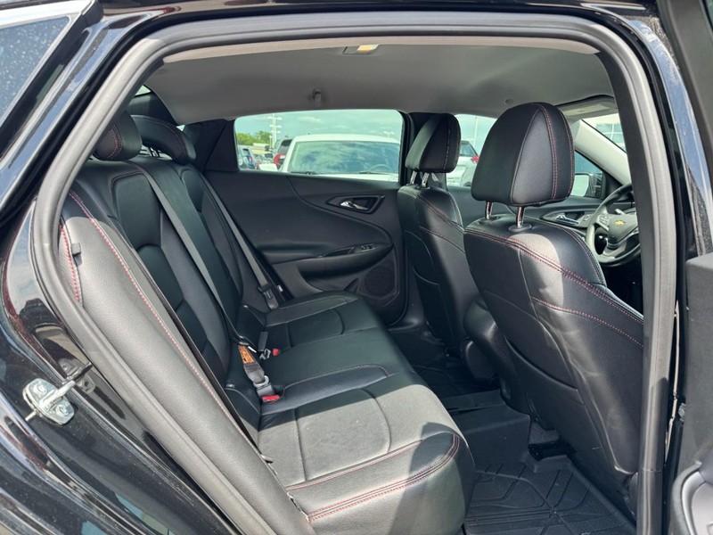 Chevrolet Malibu Vehicle Image 10