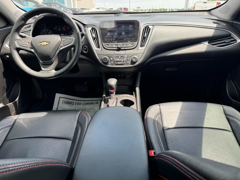Chevrolet Malibu Vehicle Image 11