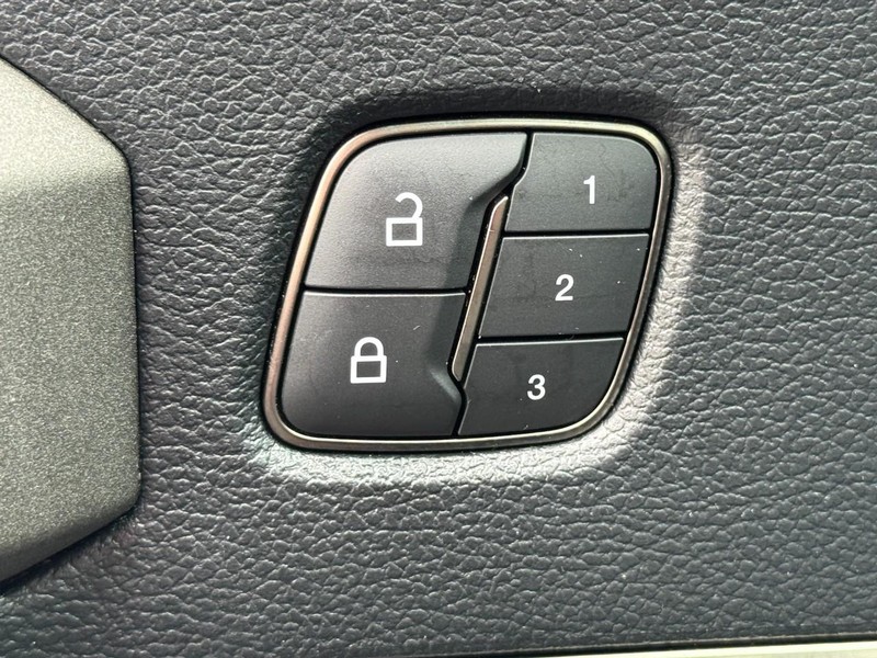 Ford F-150 Vehicle Image 16