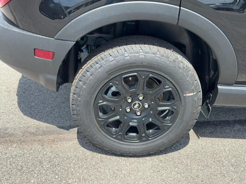 Ford Bronco Sport Vehicle Full-screen Gallery Image 4