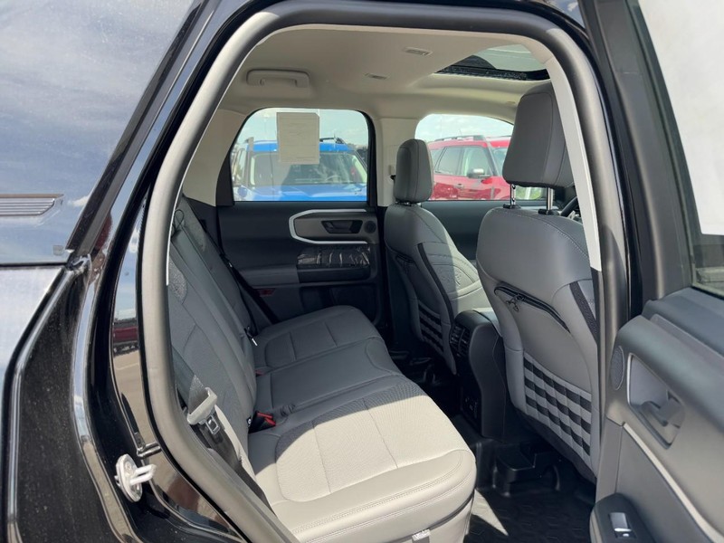 Ford Bronco Sport Vehicle Full-screen Gallery Image 5