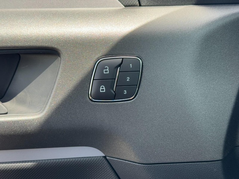 Ford Bronco Sport Vehicle Full-screen Gallery Image 10