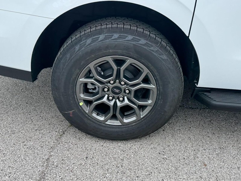 Ford Expedition Max Vehicle Image 04