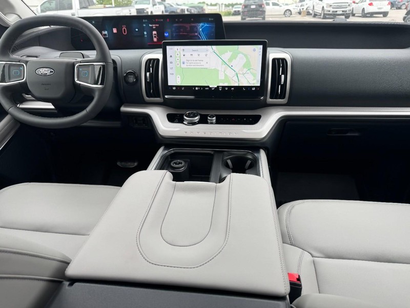 Ford Expedition Max Vehicle Image 07