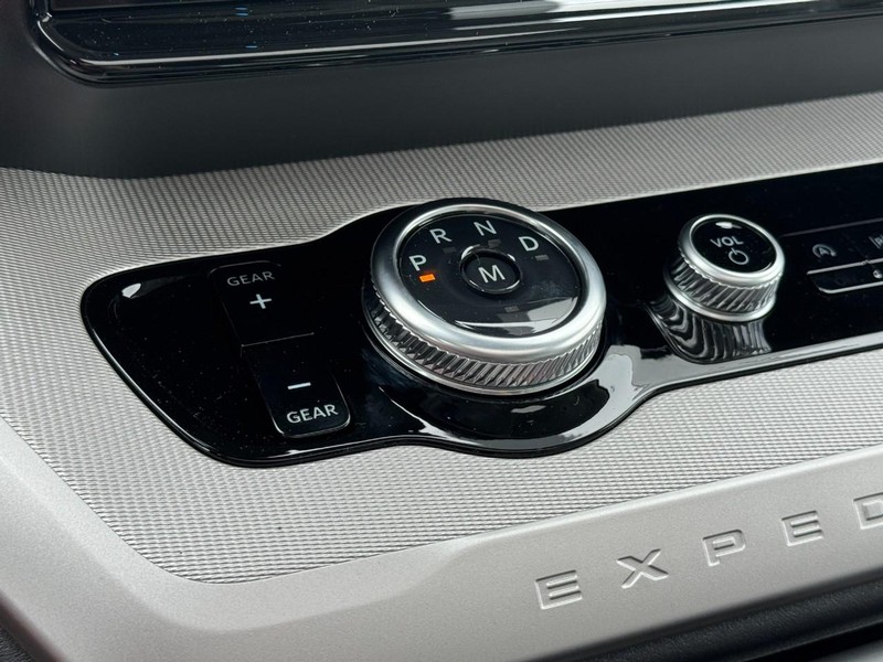 Ford Expedition Max Vehicle Image 13