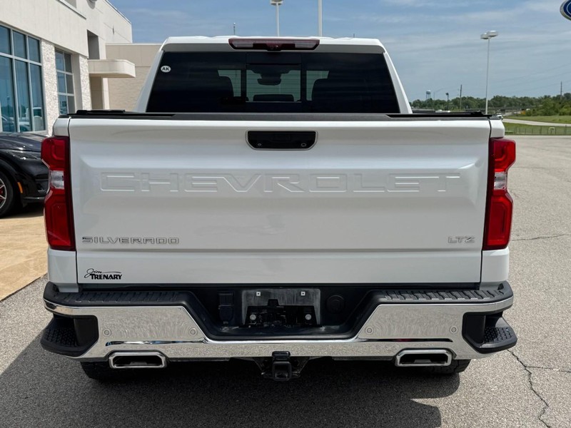 Chevrolet Silverado 1500 Vehicle Full-screen Gallery Image 4