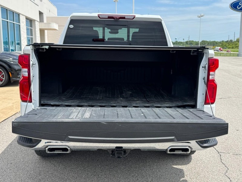 Chevrolet Silverado 1500 Vehicle Full-screen Gallery Image 5