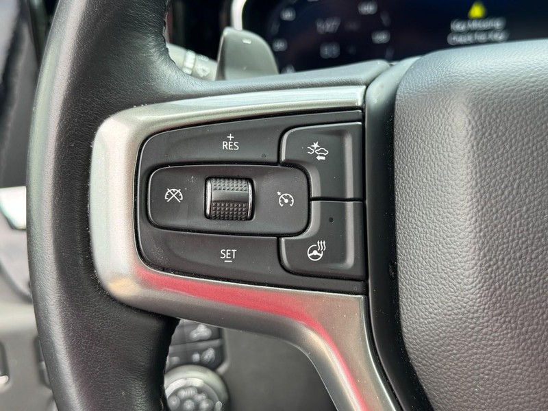 Chevrolet Silverado 1500 Vehicle Full-screen Gallery Image 17