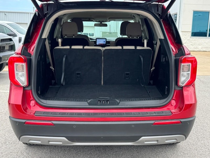 Ford Explorer Vehicle Full-screen Gallery Image 05