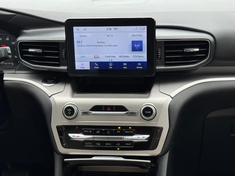 Ford Explorer Vehicle Full-screen Gallery Image 14