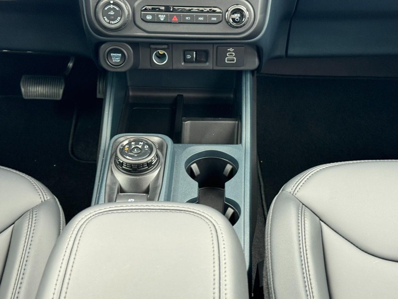 Ford Maverick Vehicle Image 09