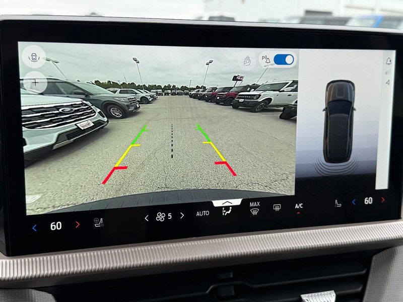 Ford Explorer Vehicle Image 16