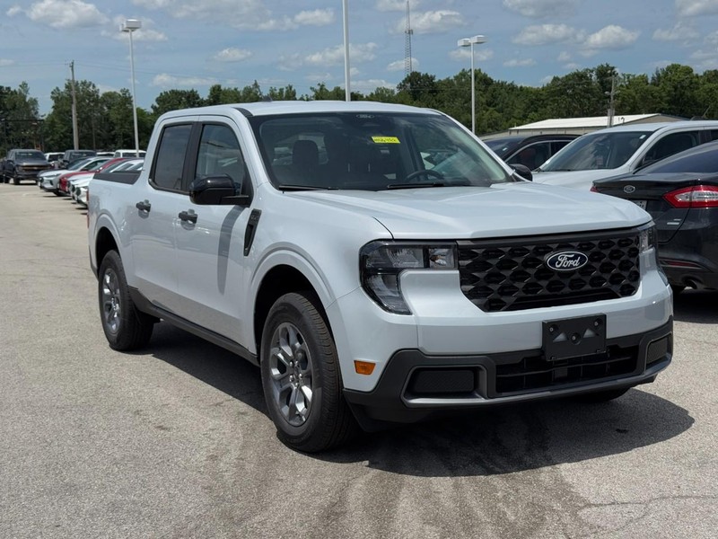 Ford Maverick Vehicle Image 02