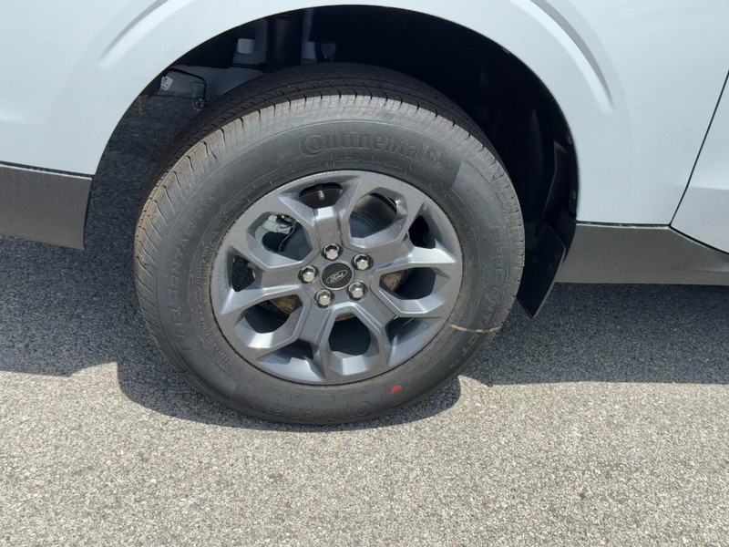 Ford Maverick Vehicle Image 04