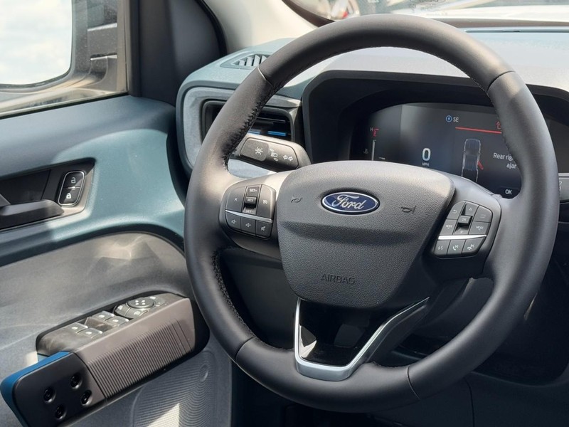 Ford Maverick Vehicle Image 07