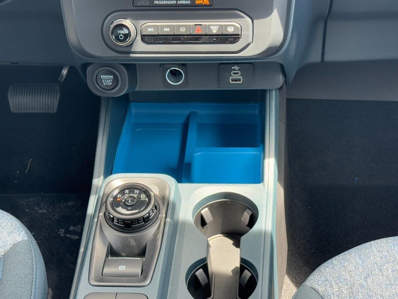 Ford Maverick Vehicle Image 09