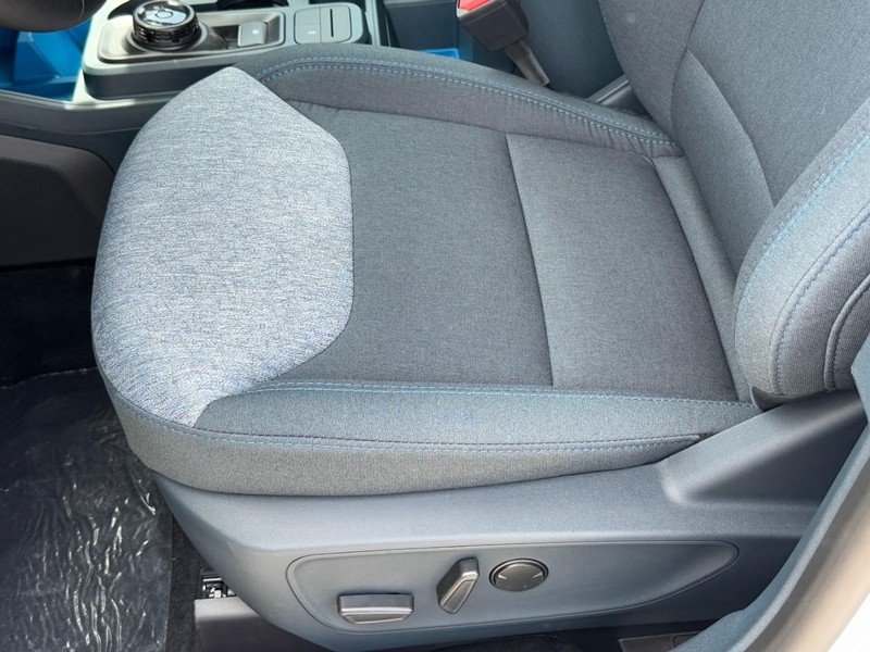Ford Maverick Vehicle Image 15