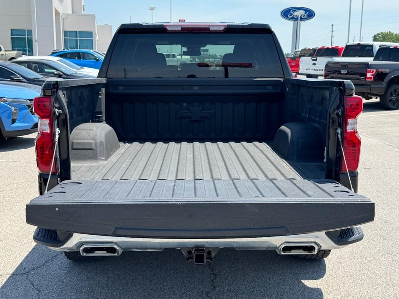 Chevrolet Silverado 1500 Vehicle Full-screen Gallery Image 05