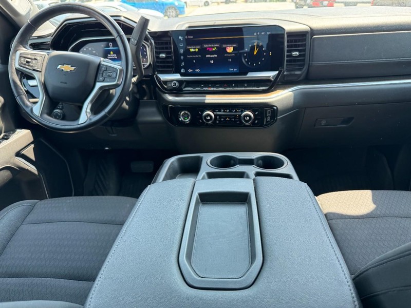 Chevrolet Silverado 1500 Vehicle Full-screen Gallery Image 11