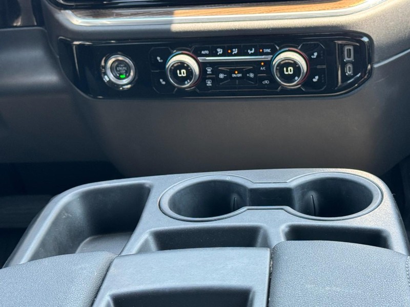 Chevrolet Silverado 1500 Vehicle Full-screen Gallery Image 14