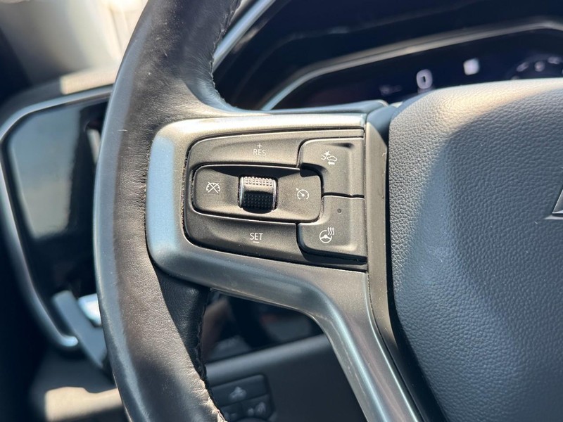 Chevrolet Silverado 1500 Vehicle Full-screen Gallery Image 16