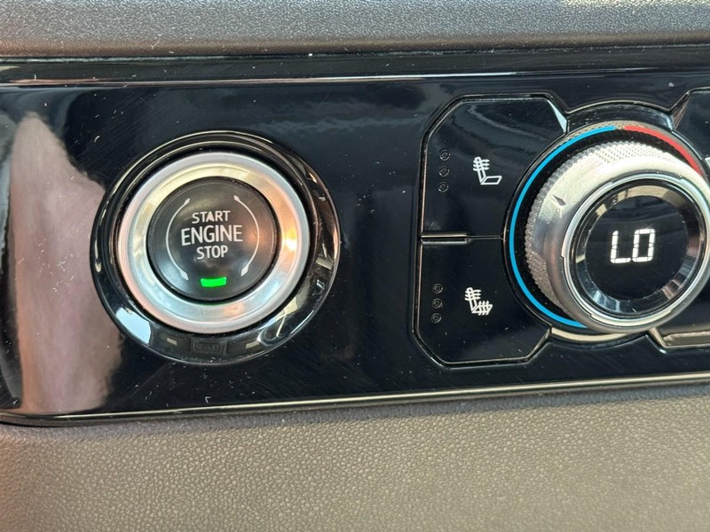 Chevrolet Silverado 1500 Vehicle Full-screen Gallery Image 19